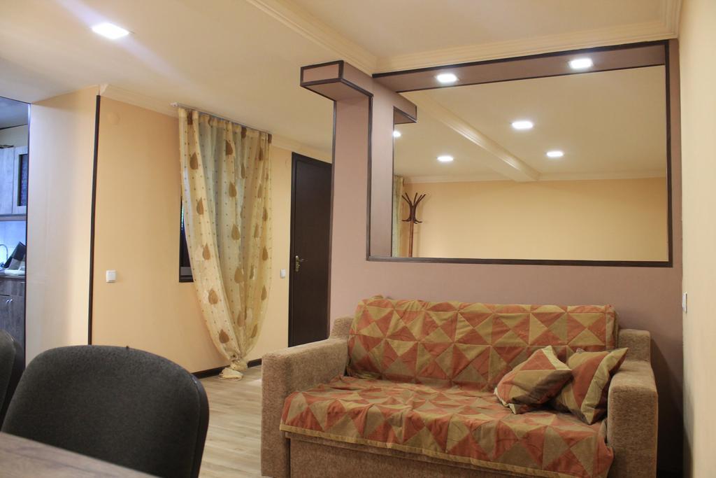 Apartment Cool House Borjomi ภายนอก รูปภาพ